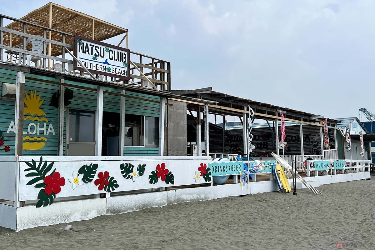 サザンファンにとって、夏になると現れる期間限定の“聖地” 、「夏倶楽部（NATSU CLUB）」。桑田佳祐さんと同級生の大久保義雄さんがオーナーを務めています