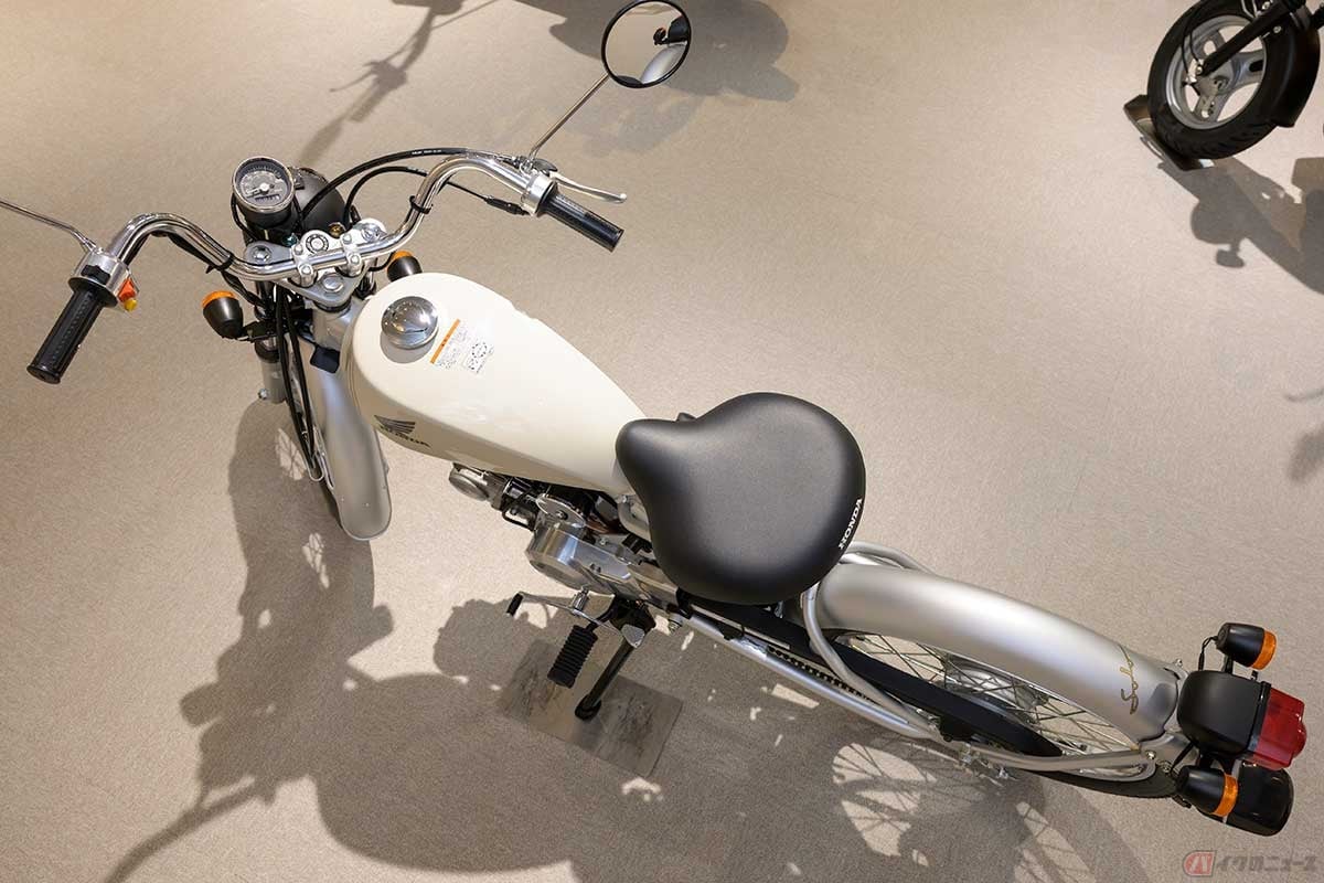 もはや自転車なのかバイクなのか、そんな区別のない乗りものなのか……いま見ても独創的なデザイン