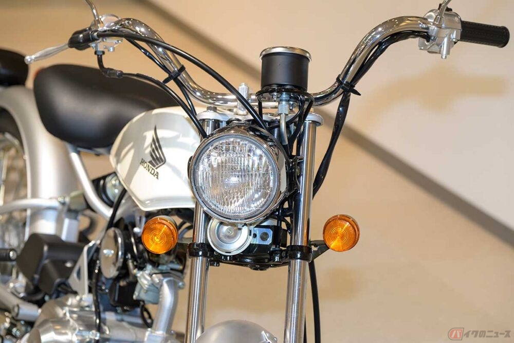 レトロなのか近未来なのか？ ホンダの50cc原付「ソロ」は斬新な