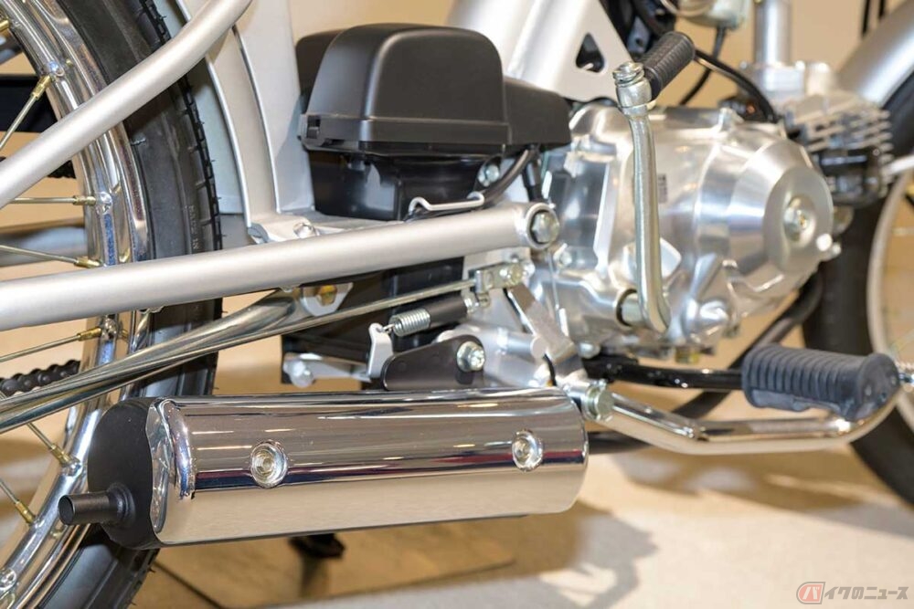 レトロなのか近未来なのか? ホンダの50cc原付「ソロ」は斬新な レトロなのか近未来なのか? ホンダの50cc原付「ソロ」は斬新な