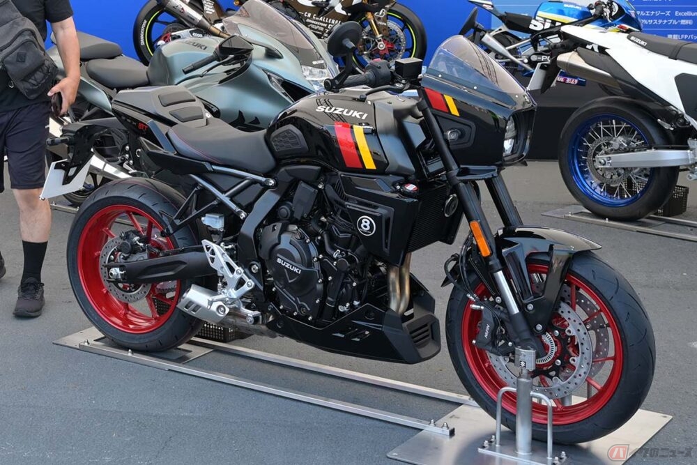 スズキが鈴鹿8耐会場で「GSX-8T」「GSX-8TT」を初公開！ 1968年登場の