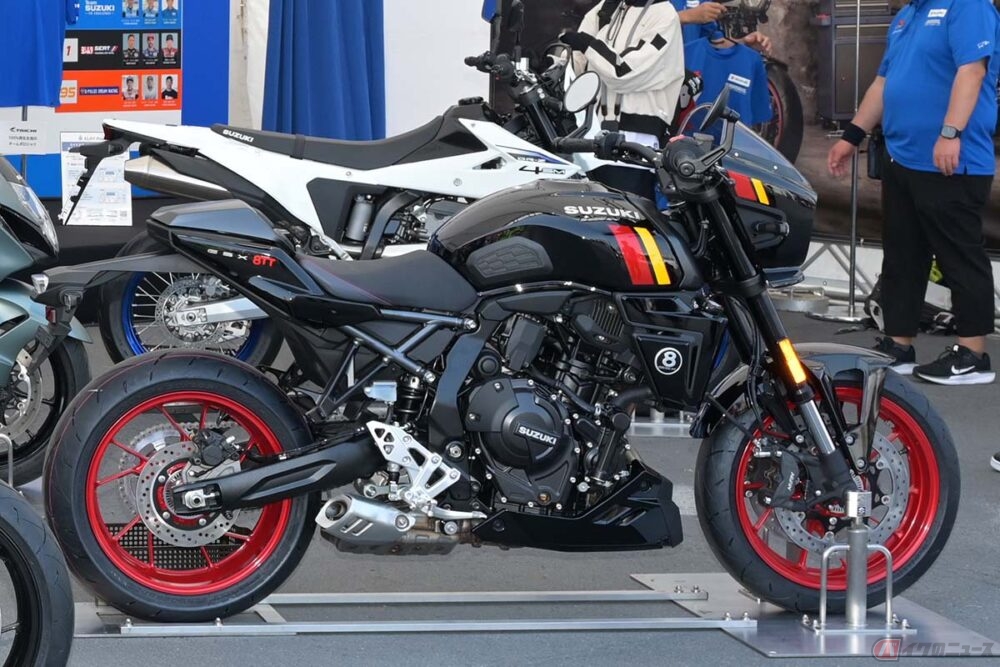 スズキが鈴鹿8耐会場で「GSX-8T」「GSX-8TT」を初公開！ 1968年登場の