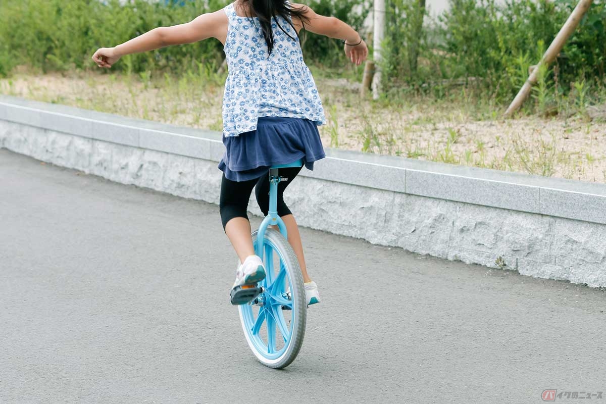 子供の頃に体験した「一輪車」には、多くの魅力が詰まっています