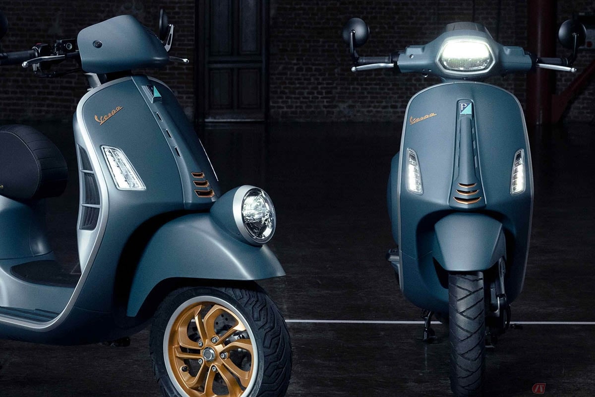 ベスパの特別仕様車「GTV 300 OFFICINA 8」(GTV 300オフィチナ オット)/(左)と「Sprint 150 OFFICINA 8」(スプリント150オフィチナ オット)/(右)