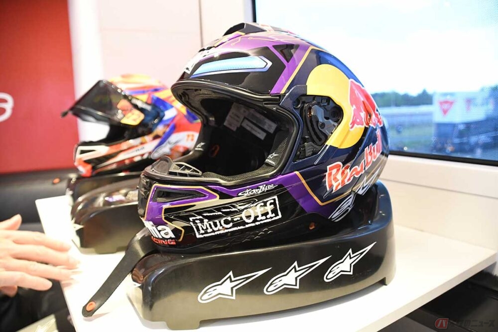 MotoGPの現場で進化する空力と快適性とは？ アルパインスターズの