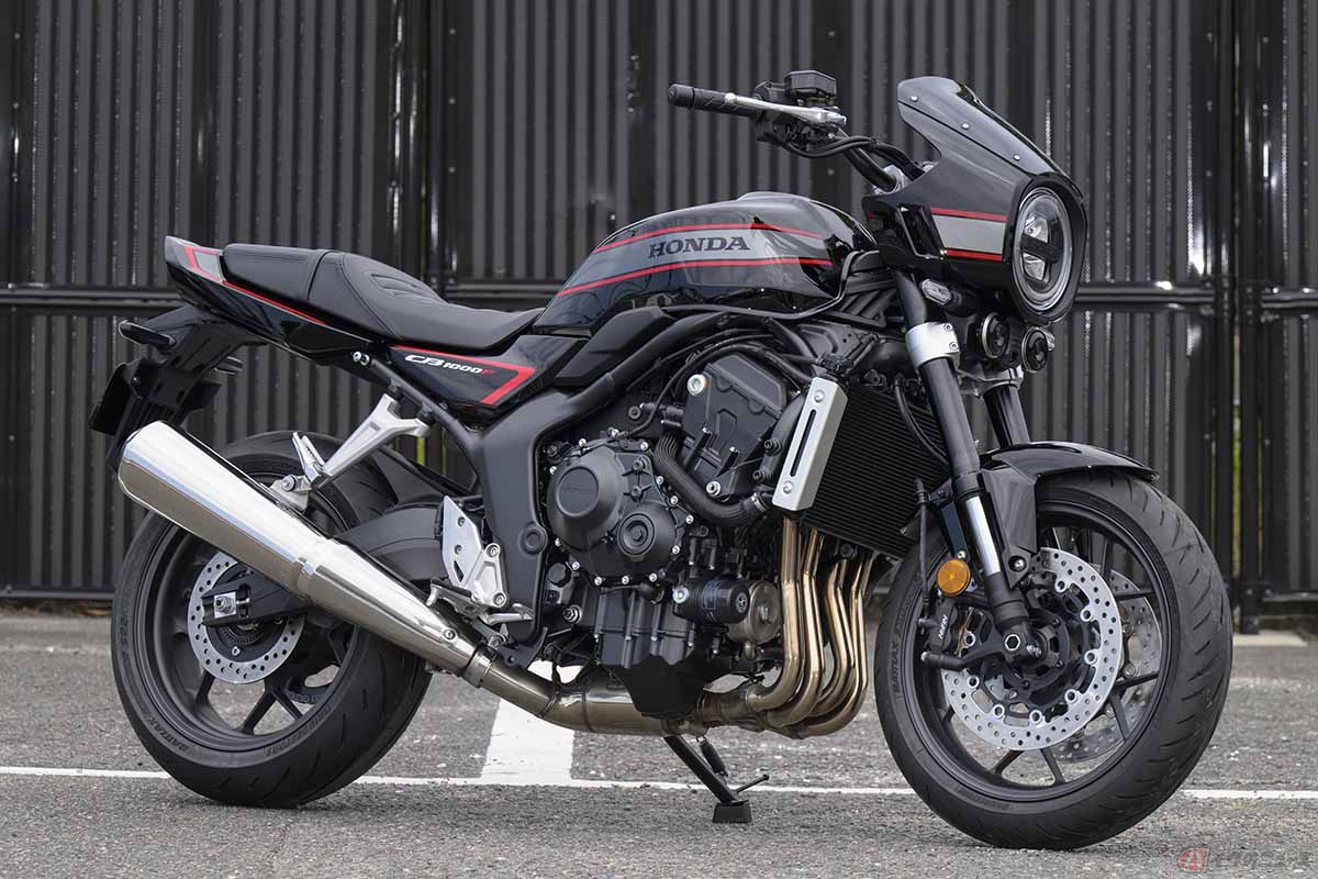 2025年の鈴鹿8耐で世界初公開されたホンダ「CB1000Fコンセプト」のブラックカラー仕様（オプションと思しきカウルを装備）。ユーザーからの高い評価を得ていたといいます