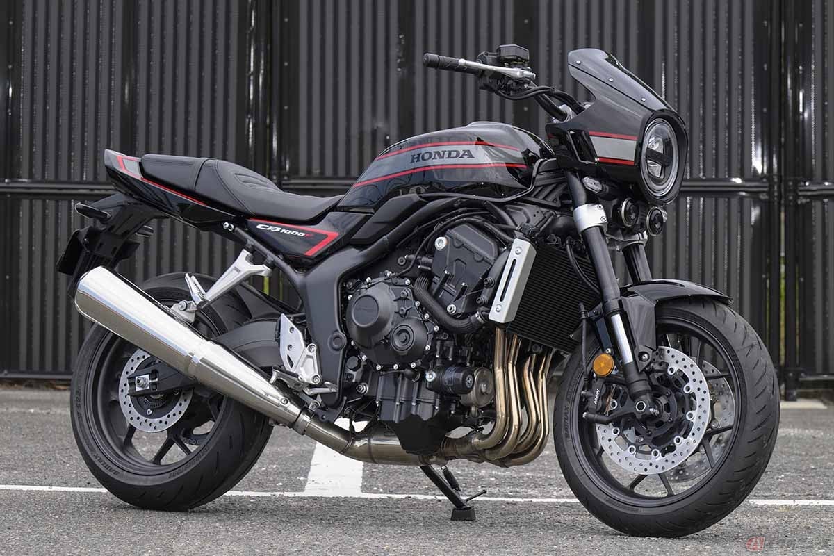 2025年の鈴鹿8耐で世界初公開されたホンダ「CB1000Fコンセプト」のブラックカラー仕様(オプションと思しきカウルを装備)。ユーザーからの高い評価を得ていたといいます