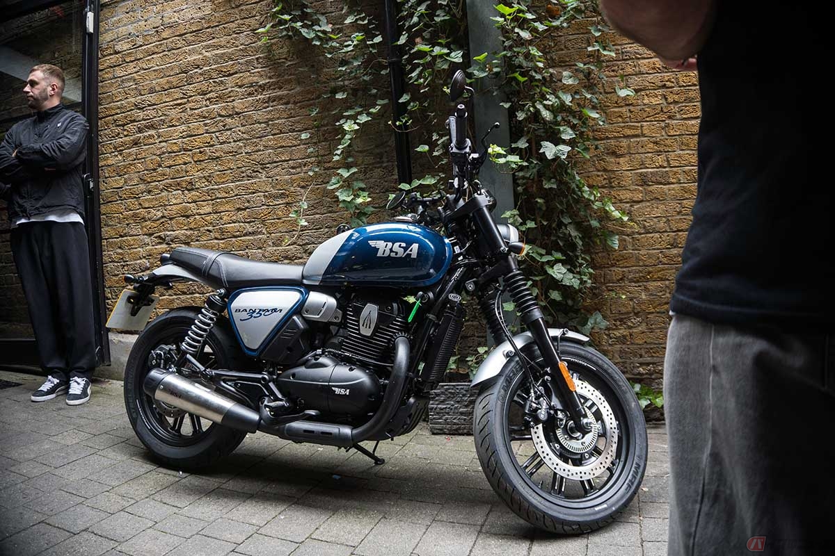 BSAの新型「バンタム350／オクスフォードブルー」