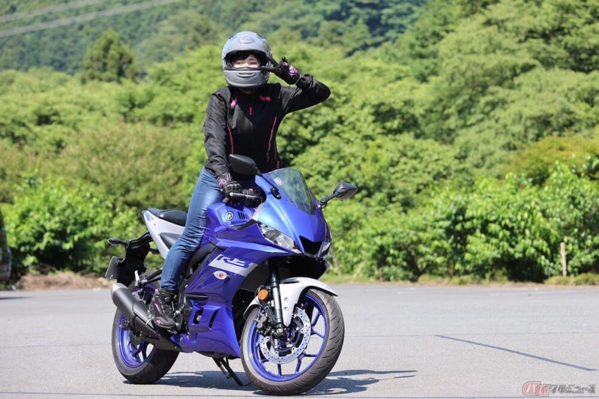 バイク乗りの間で行われる挨拶「ヤエー」