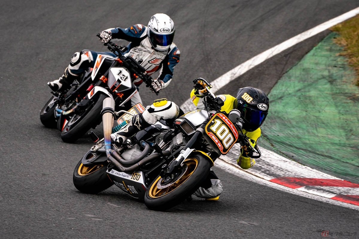 ハーレーダビッドソンの「XR1200」でレースに参戦する谷一直さん。ドゥカティやBMW Motorradなどパワーで勝る強敵を相手に、コーナーで差し返すという奮闘を見せます