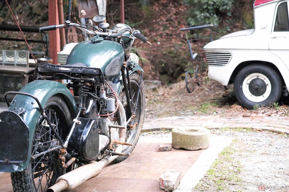 バイクを廃車する場合には「一時抹消登録」と「永久抹消登録」の2種類が存在