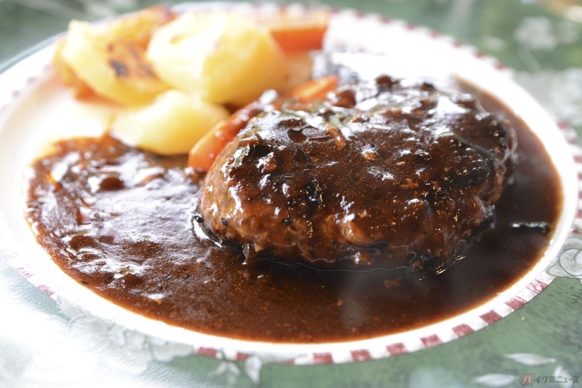 東京都西多摩郡檜原村にある「御根屋」。手作りのハンバーグやたまごサンドも味わえます