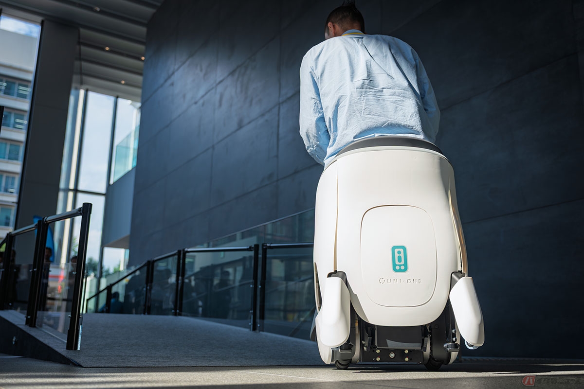 免許不要で乗れるホンダの新型移動用小型車「UNI-ONE」