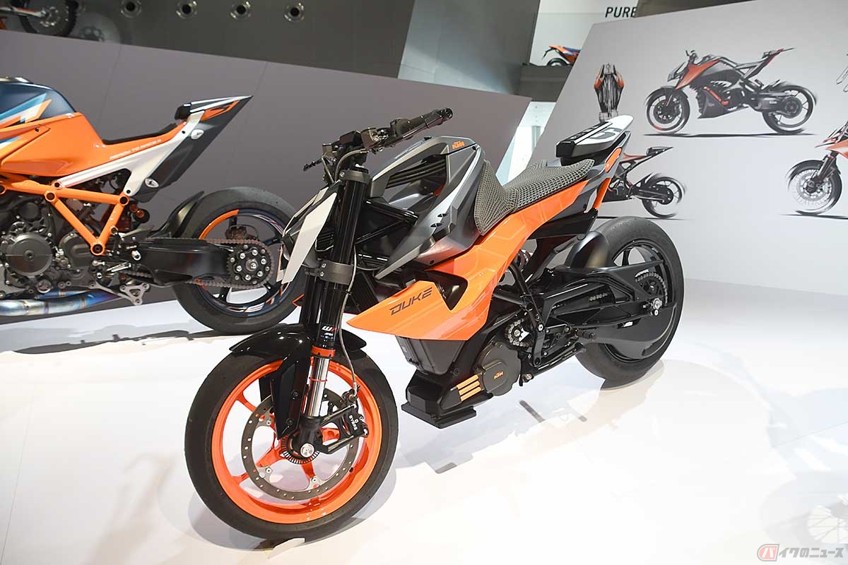 「DUKE」シリーズ初の電動バイク「E-DUKE PROTOTYPE」は、生産も市販化もされず、見ることができるのはKTM Motohallのみ