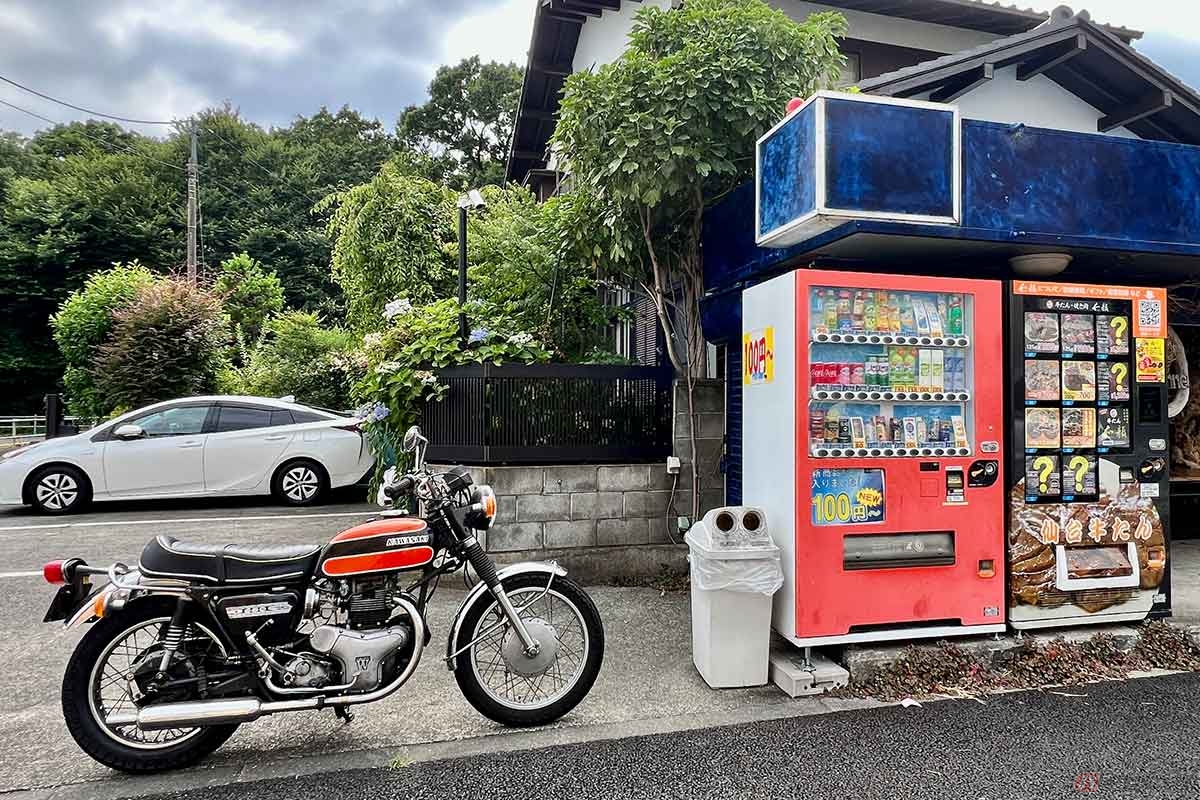 神奈川県座間市に設置された「牛たん伝説 和顔(わげん) 自動販売機座間」へ。本場仙台の牛たんが食べられる! と知ってバイクで向かった