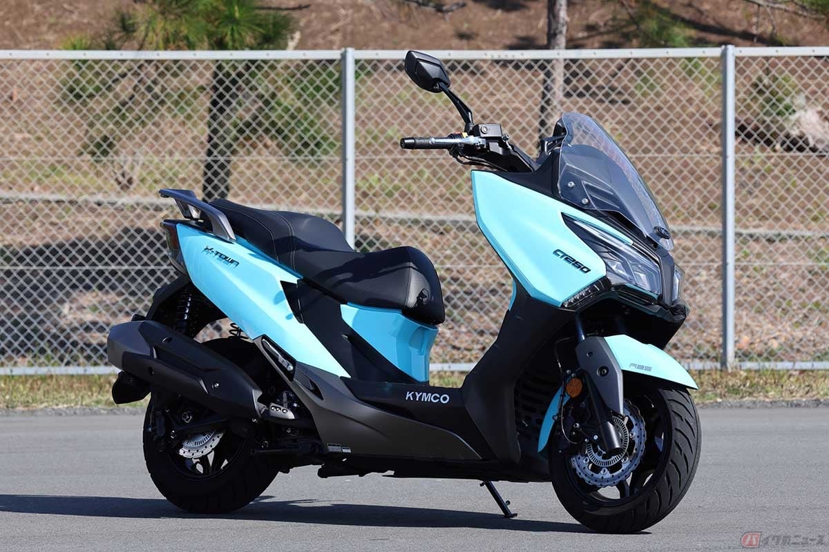 キムコのスクーターモデル「X-TOWN CT250」。価格(消費税 10%込)は56万1000円