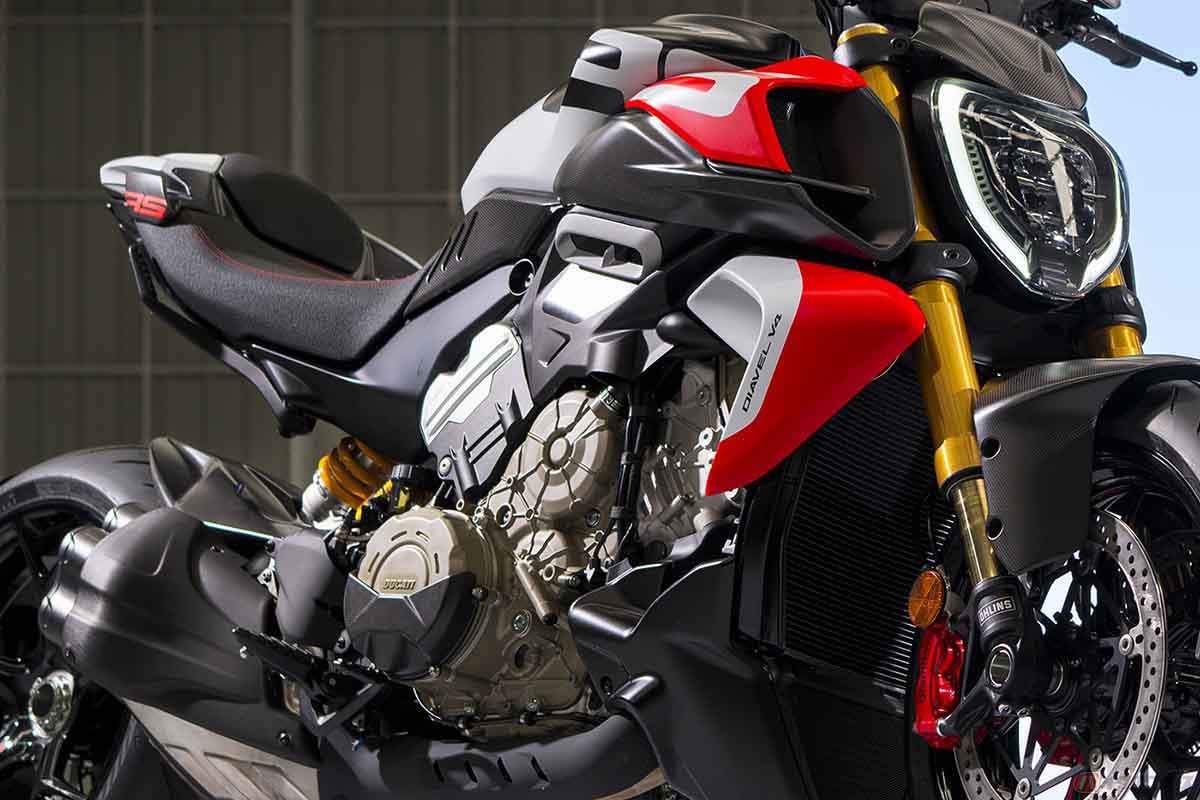 ドゥカティの限定生産車「ディアベルV4 RS」