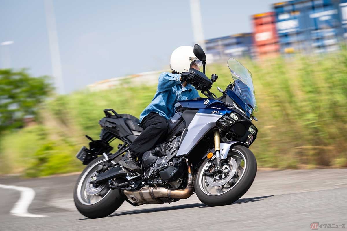 ヤマハ「TRACER9 GT+ Y-AMT」に乗る小野木里奈さん