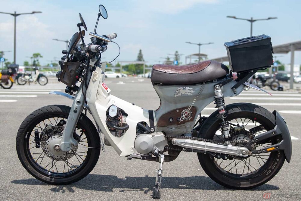 引き取り限定！！ホンダカブ！エンジン快調、電装快調、プチカスタム有り。レストアやカスタムベースに！ 半世紀以上前に登場したホンダ「行灯カブ」をスーパーチャージャー＋