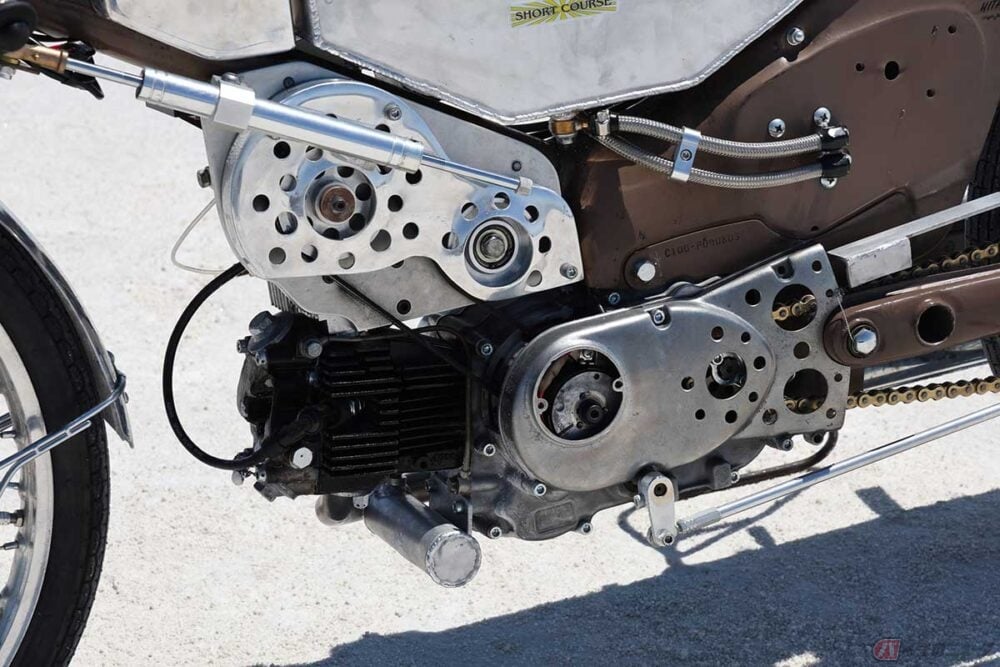 世界最速のスーパーカブ」!? 伝統の地で最高記録に挑む日本人女性が