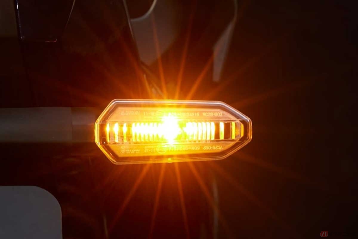 バイクでウインカーの消し忘れはよくあるが、恥ずかしいだけでなく、じつはけっこう危険