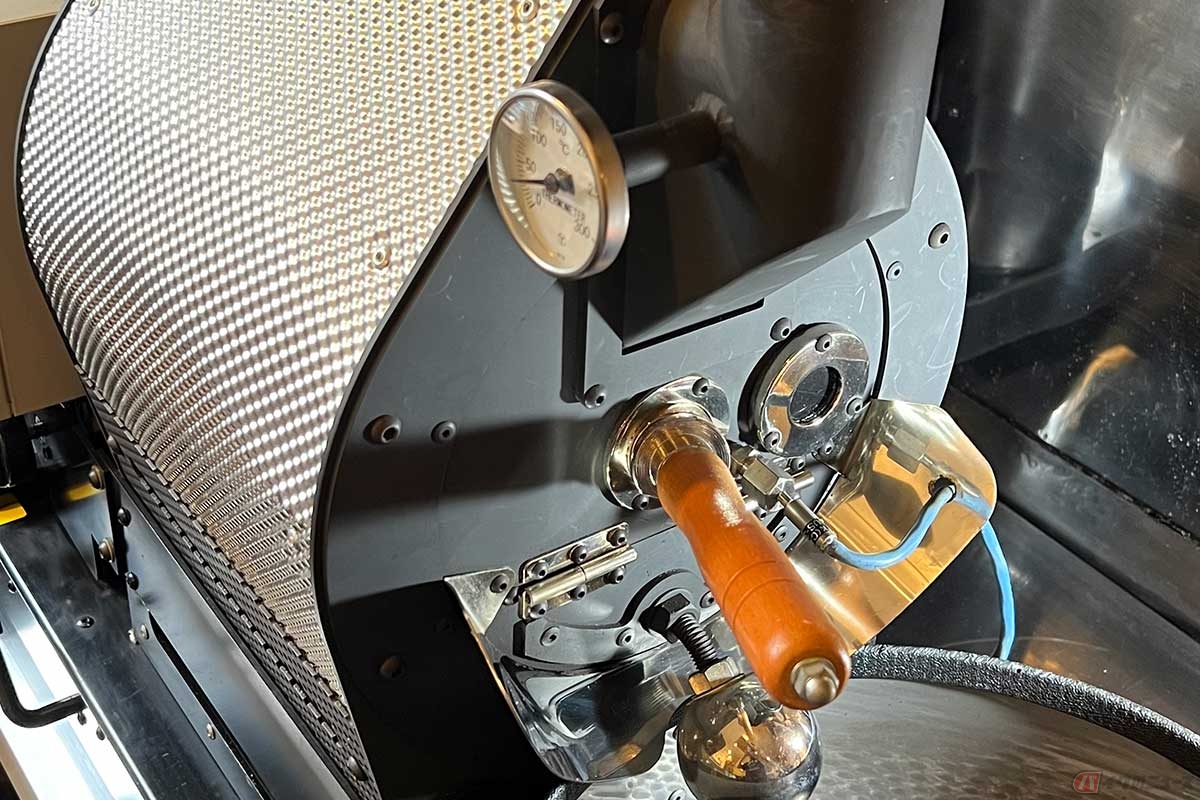 筆者（クロダ）の「ナナハン焙煎機」。国産です。蓄熱性は低いが面白い焙煎機