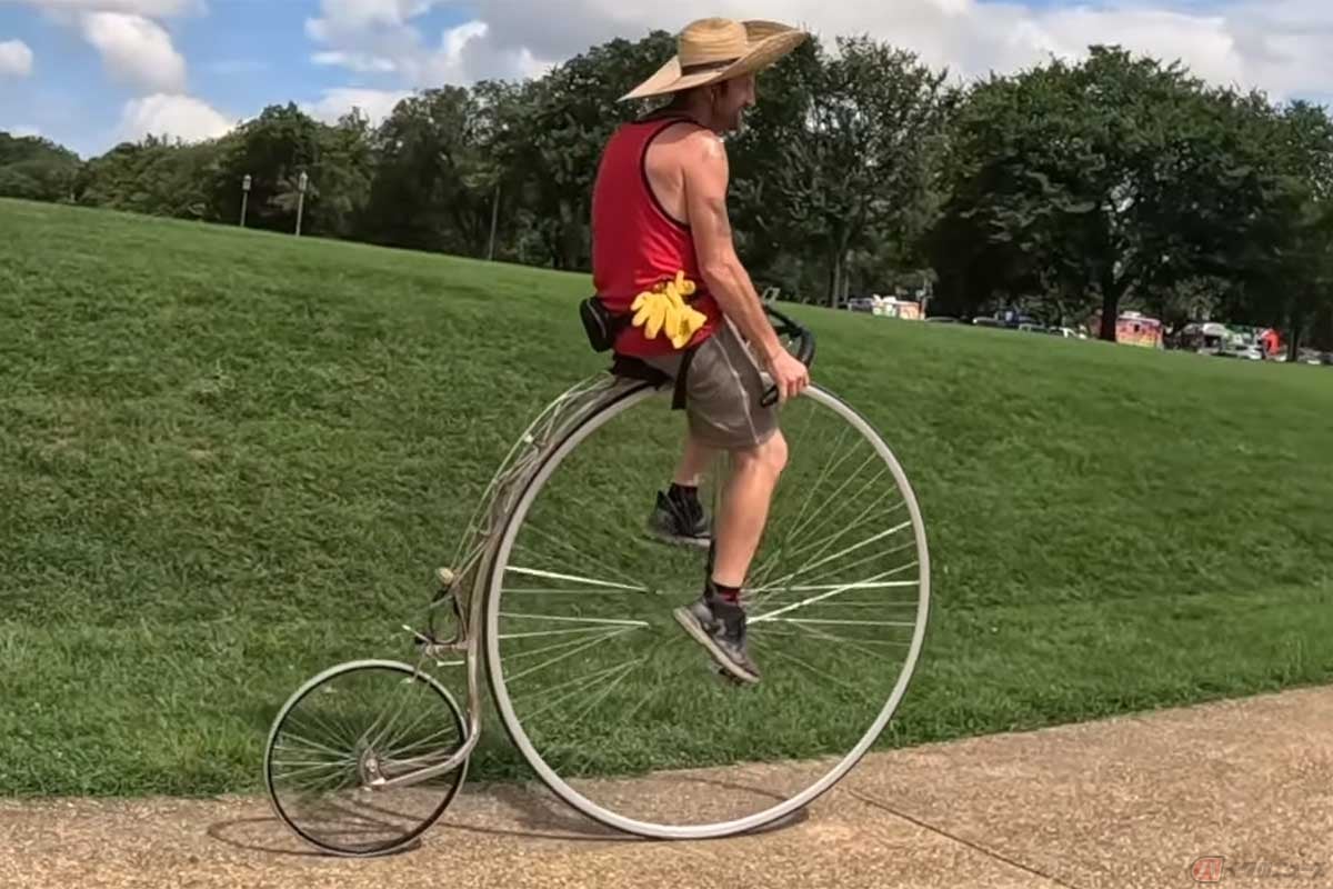 巨大な前輪を持つクラシックでマニアックな自転車「ペニー・ファージング」をDIYした動画に反響