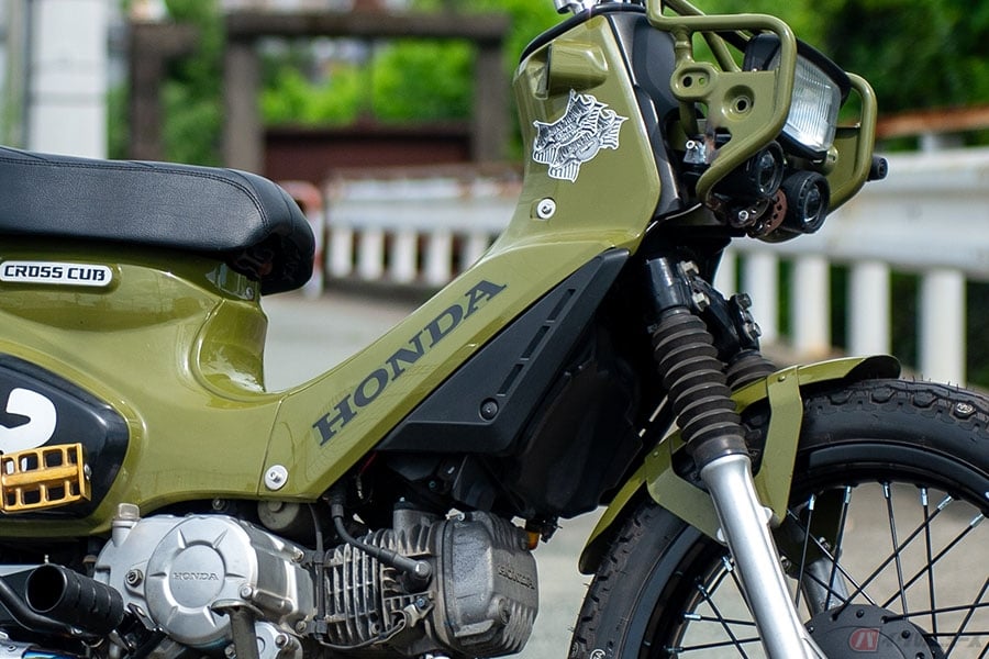 スーパーカブカスタム専門店「garage works」が手掛けたホンダ「クロスカブ」カスタム