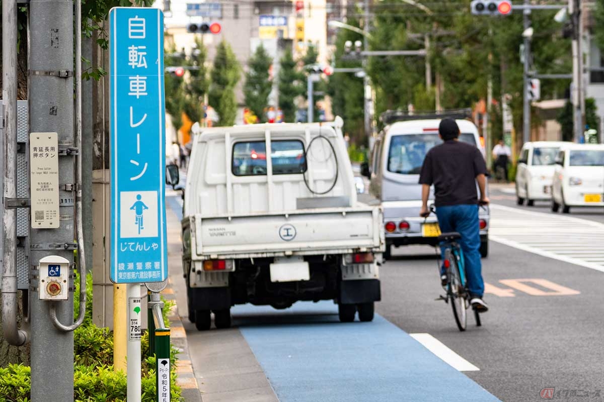 自転車への「青切符」導入は2026年4月から 同時にクルマに追加される新 