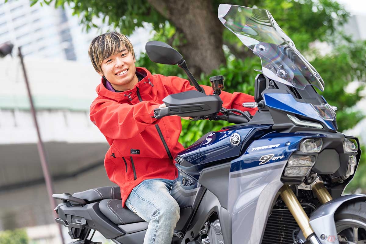 ヤマハ「TRACER9 GT＋ Y-AMT 」と石塚健選手