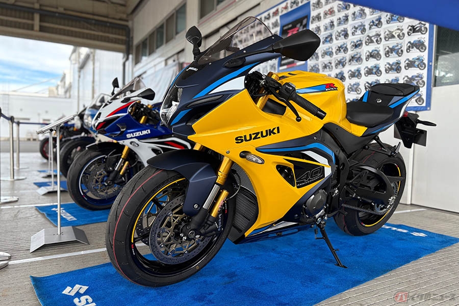 今年のサプライズはMotoGPマシン「GSX-RR」のエンジン始動!? スズキの