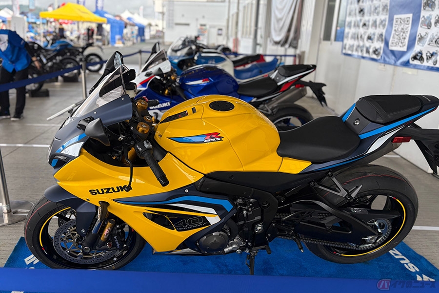 今年のサプライズはMotoGPマシン「GSX-RR」のエンジン始動!? スズキの