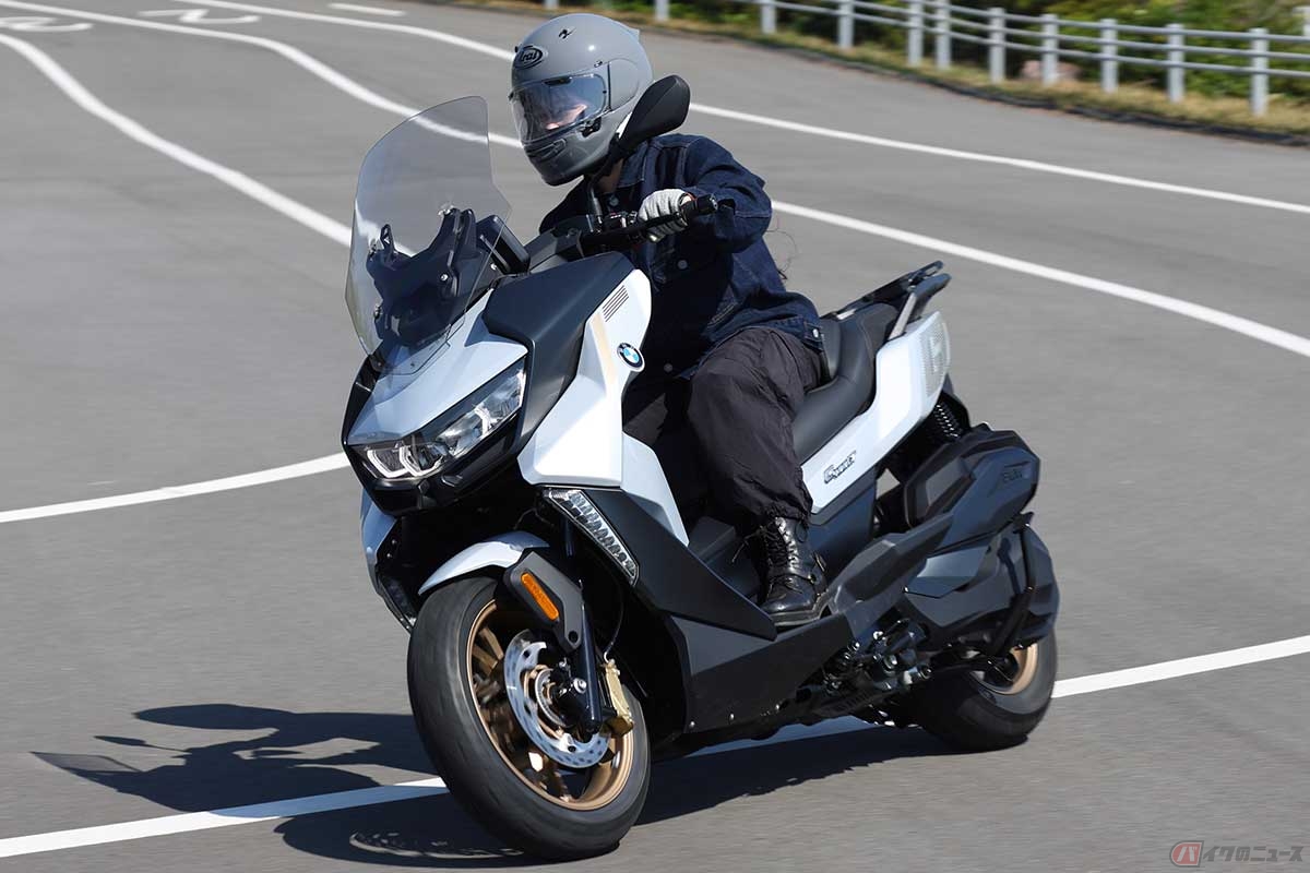 通勤にも休日の小さな旅にも寄り添ってくれるBMWのスクーター「C 400