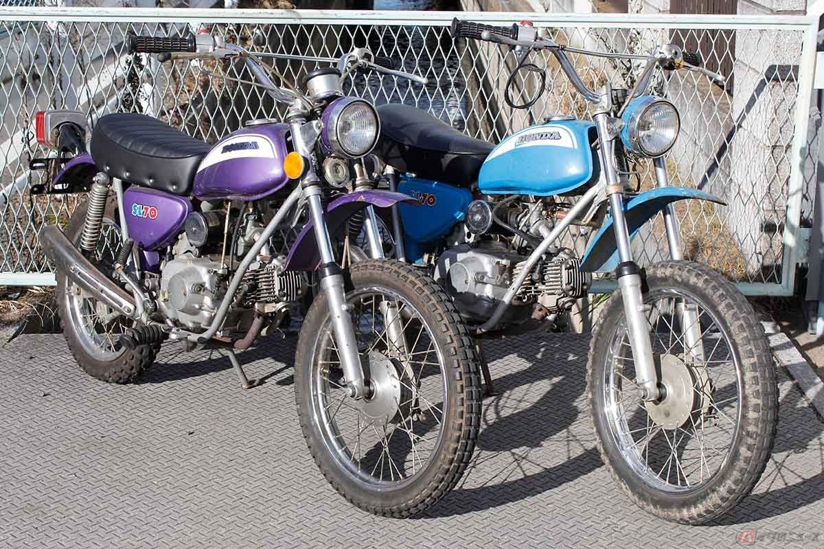 同タイミングでバイク仲間の友人が購入した「SL70」(K1)です。カラーリング変更でK0仕様になっていますが、フレームナンバー、エンジンナンバー、各ディテイル部品を見る限り、「SL70」(K1)のようです。希少なモデルだけに、カラーリングは戻したいところですね