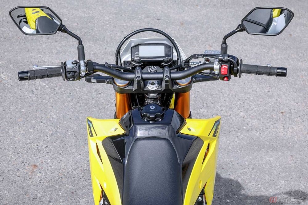 想像以上の戦闘力!? スズキ「DR-Z4S」ならカウンターステアもジャンプ