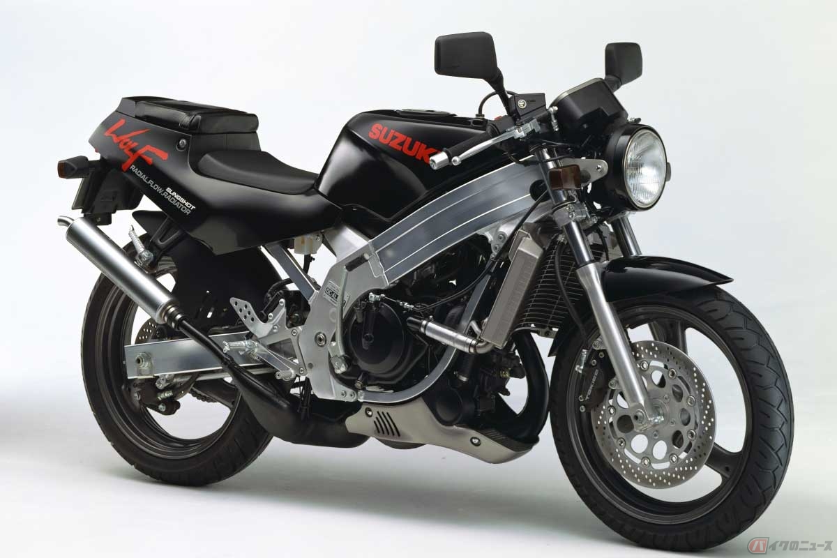 レーサーレプリカの「RGV250Γ」をネイキッド化し、アルミの極太フレームが目を惹く「WOLF」(1988年)