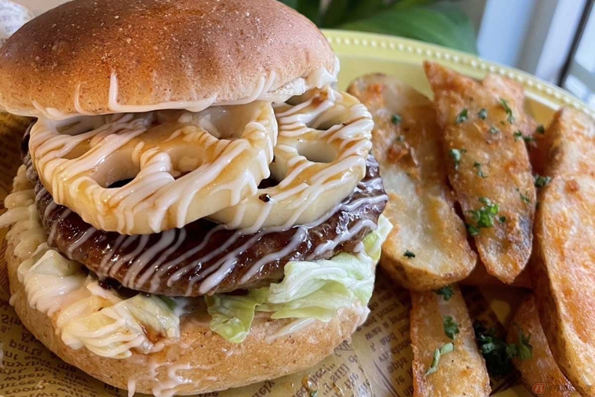 「ABISON SUGAR GARDEN」では、愛情のこもったハンバーガーやアップルパイなどが楽しめます