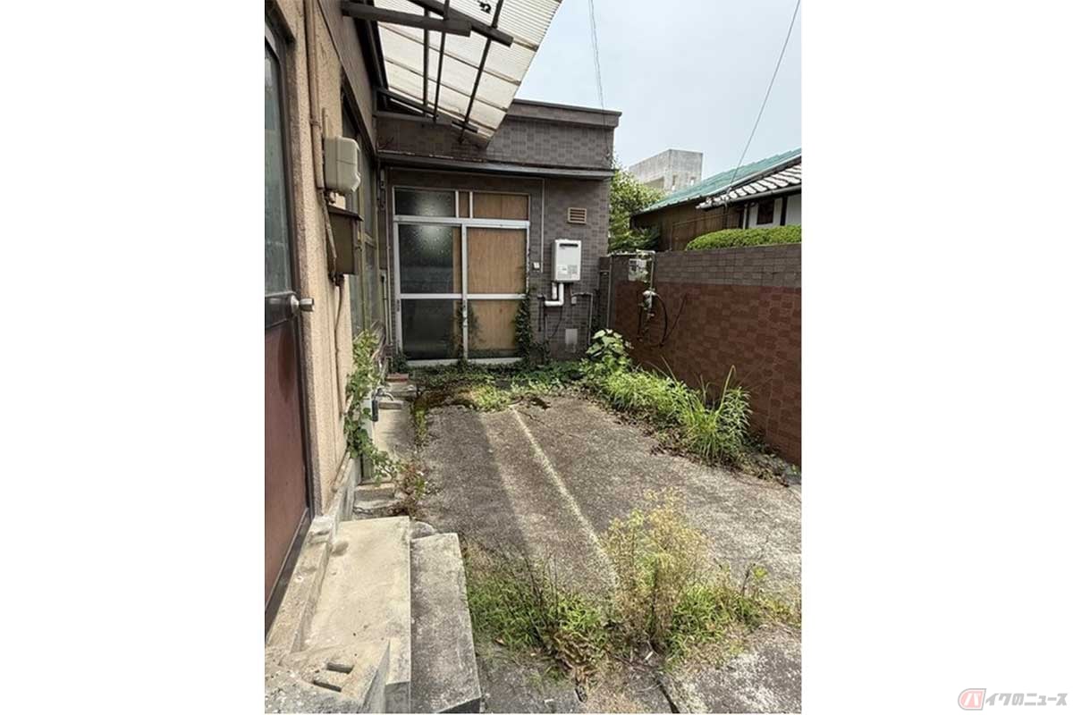 広島県呉市の物件。駅近の海近で価格は驚きの100万円