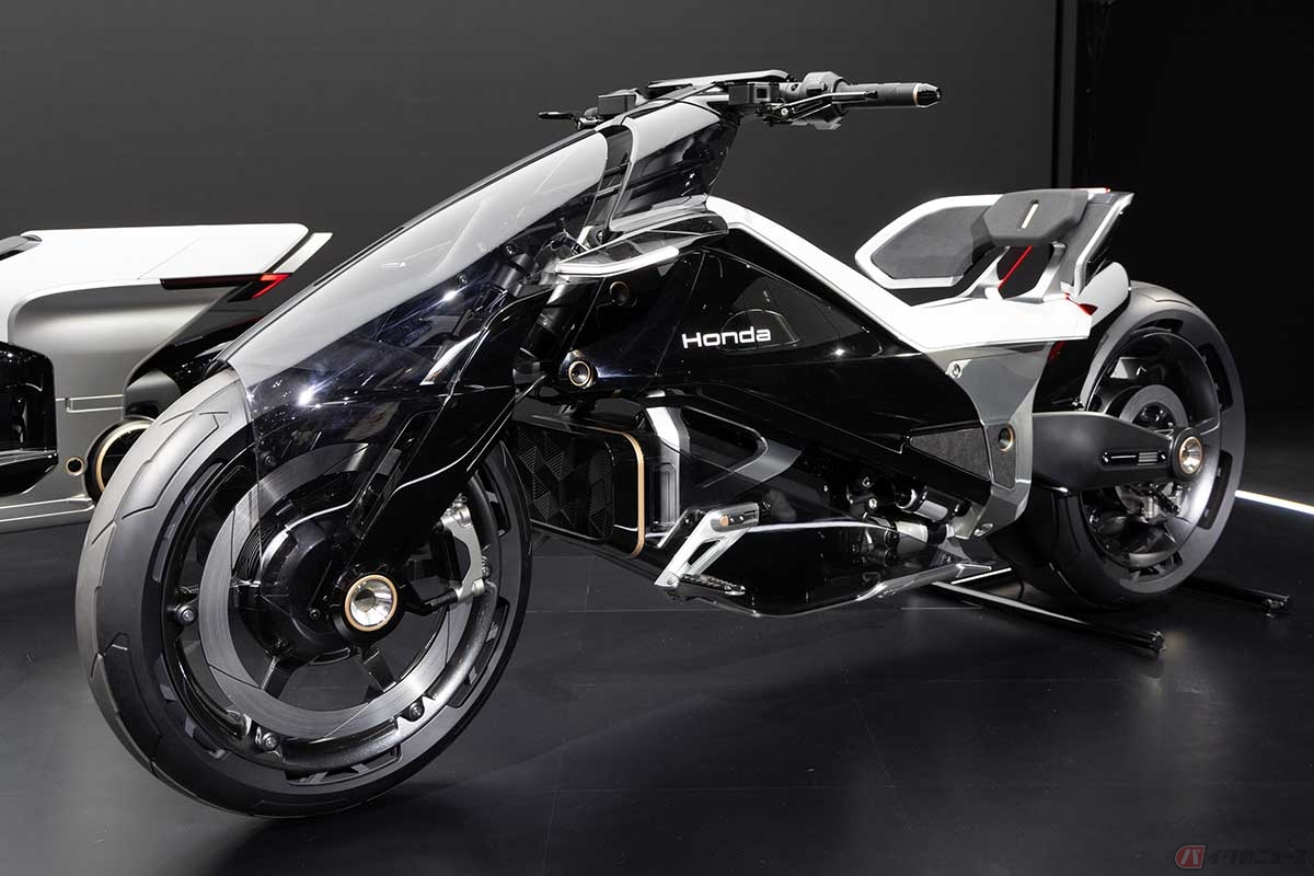 ホンダが世界初公開した電動バイクのコンセプトモデル「EV OUTLIER Concept」は、その「乗り味」について3つのキーワードがあります