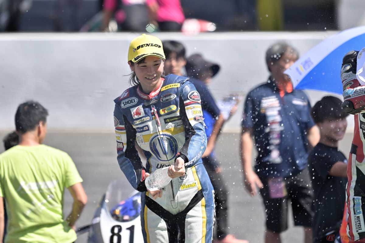 2025年シーズンの筑波ロードレース選手権「JP250」クラスで上位を走っている女性ライダー中原美海さんに、ライターの後藤武さんがお話を聞きました