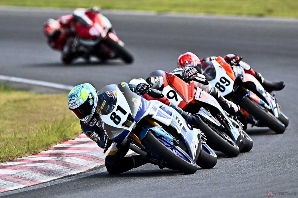 2025年シーズンの筑波ロードレース選手権「JP250」クラスで上位を走る女性ライダー、中原美海さん（＃81／uosoil racing team outrun）