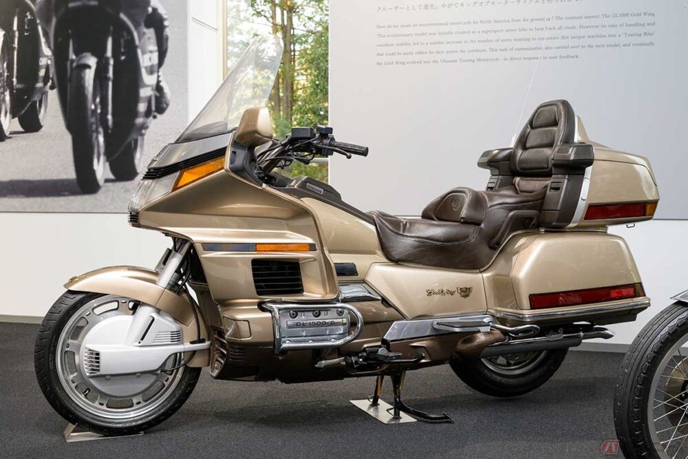 国内発売は1988年!! 対向6気筒エンジン最高峰ツアラー ホンダ 国内発売は1988年!! 対向6気筒エンジン最高峰ツアラー ホンダ