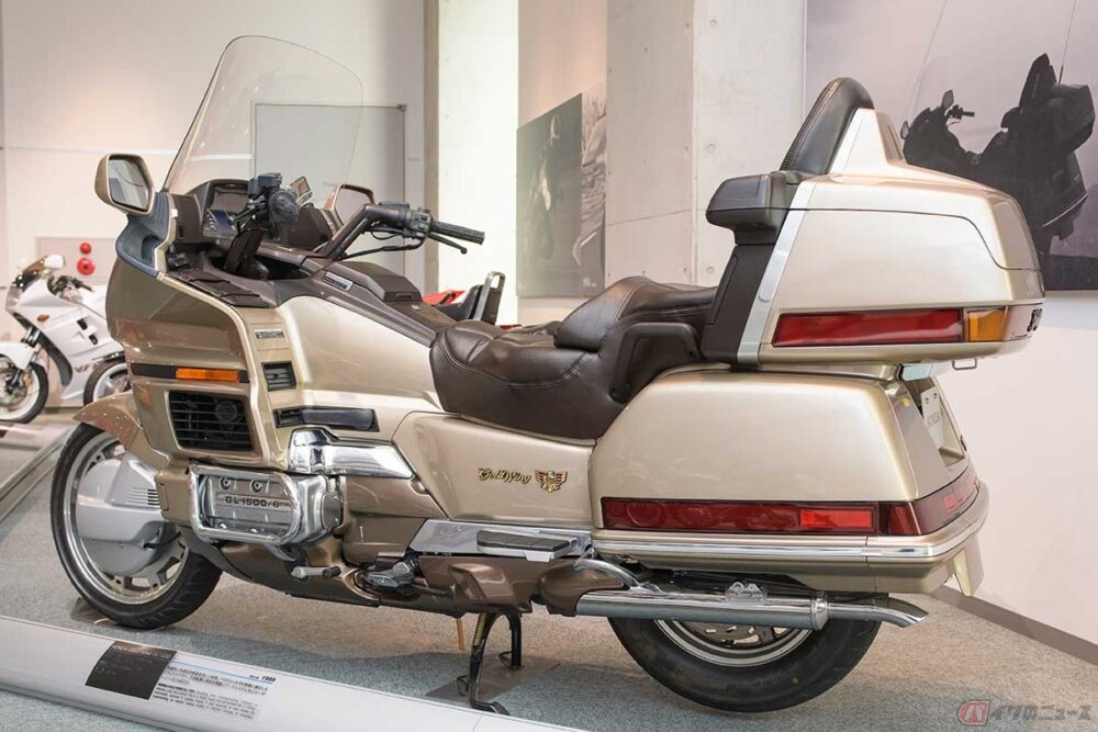 国内発売は1988年!! 対向6気筒エンジン最高峰ツアラー ホンダ