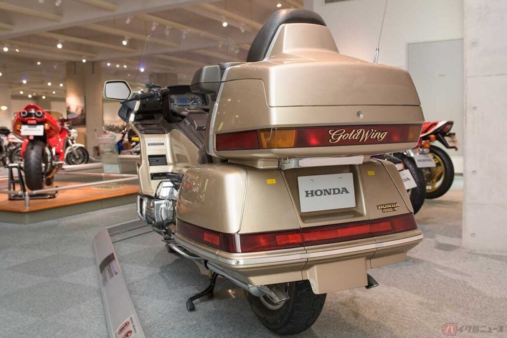 国内発売は1988年!! 対向6気筒エンジン最高峰ツアラー ホンダ