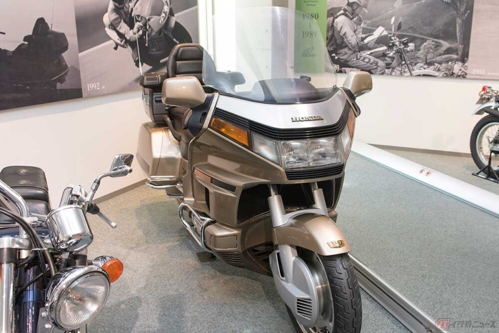 国内発売は1988年!! 対向6気筒エンジン最高峰ツアラー ホンダ