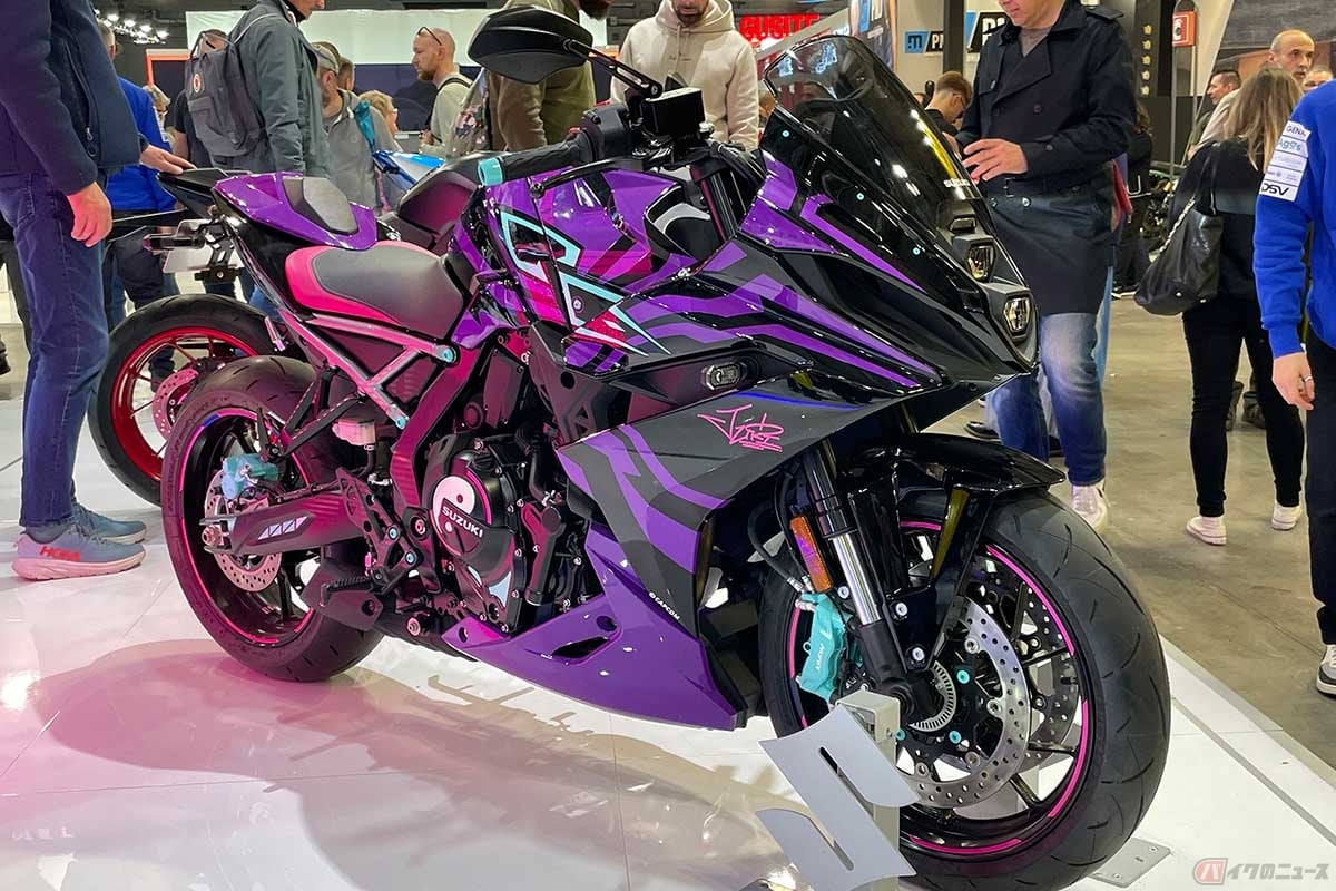 スズキが「ストリートファイター6」とコラボレーションした特別仕様車「GSX-8R Tuned by JURI」が「EICMA2025」の会場に展示され、多くのファンから注目を集めた