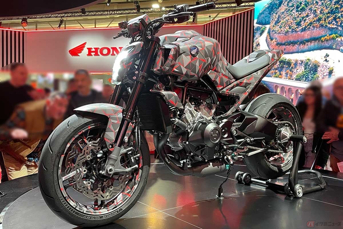 ホンダが「EICMA2025」で世界初公開した、排気量900ccの電子制御過給機付き水冷75度V型3気筒エンジンを搭載するプロトタイプモデル「V3R 900 E-Compressor Prototype」