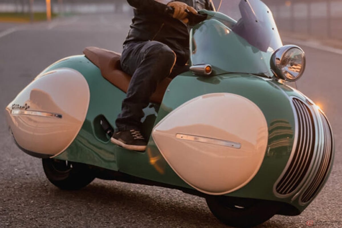 BMW Motorradのスクーター「C400X」をベースにボルトオンでカスタムされたNMoto「Golden Age（ゴールデンエイジ）」。ボルトオンでこのスタイルを構築できます