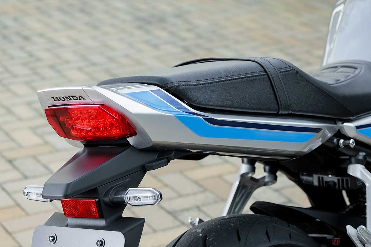 ホンダ新型「CB1000F」が装備するテールカウル(2025年11月14日発売)
