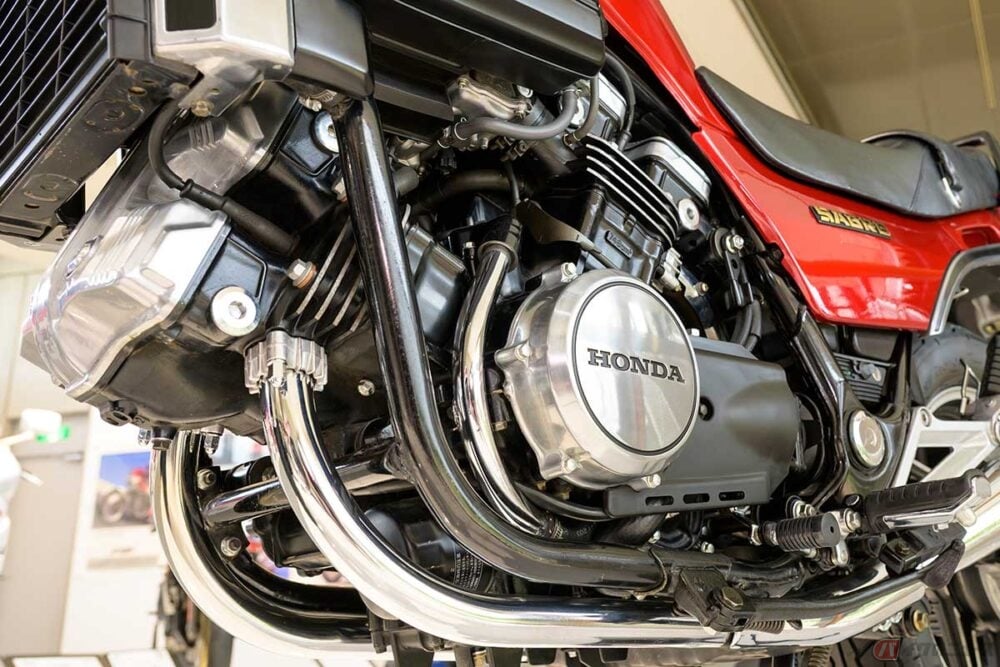 水冷90度V型4気筒エンジン搭載!! バイクの近未来を示したホンダ「VF750